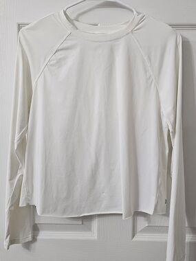 HALARA White Long-Sleeve Performance Tee